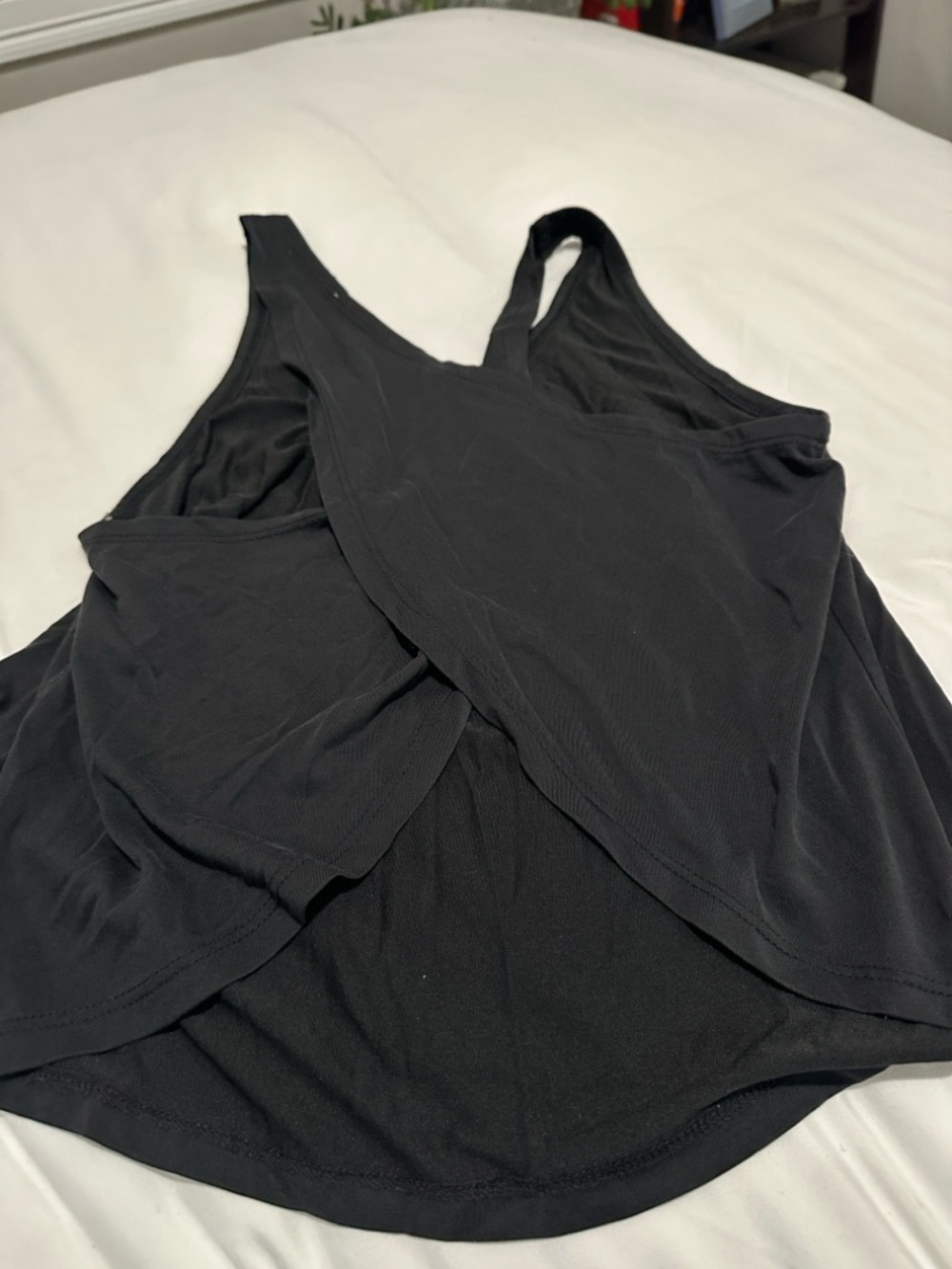 Tresics Black V-Neck Tank Top